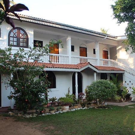 Hideaway Hikkaduwa Hotel Exterior photo
