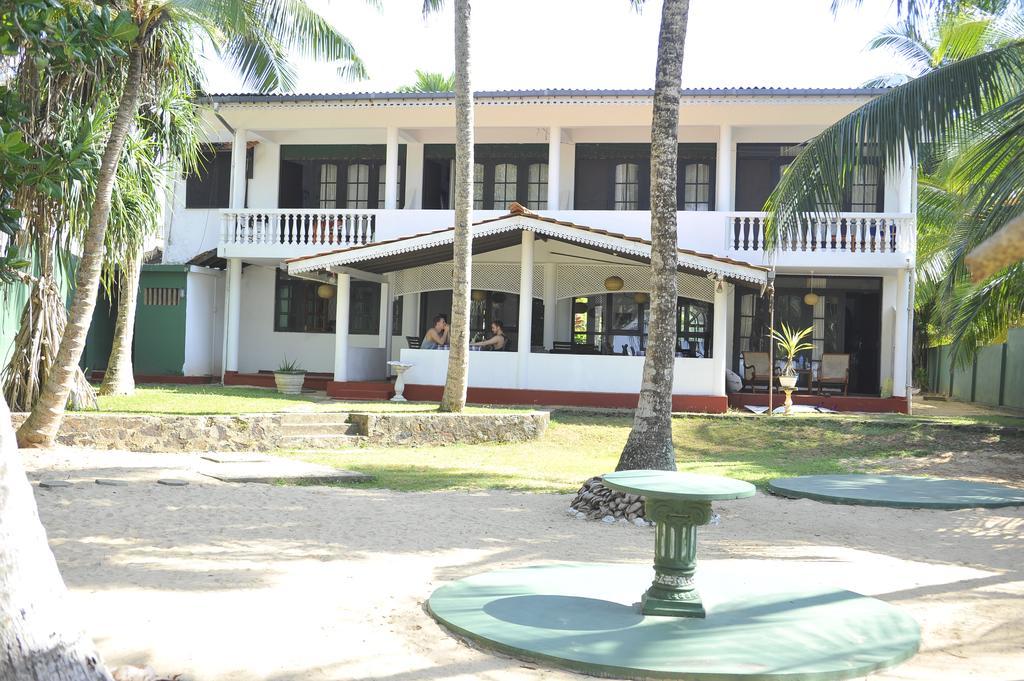 Hideaway Hikkaduwa Hotel Exterior photo