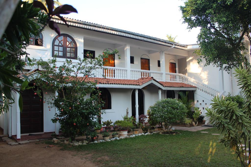 Hideaway Hikkaduwa Hotel Exterior photo