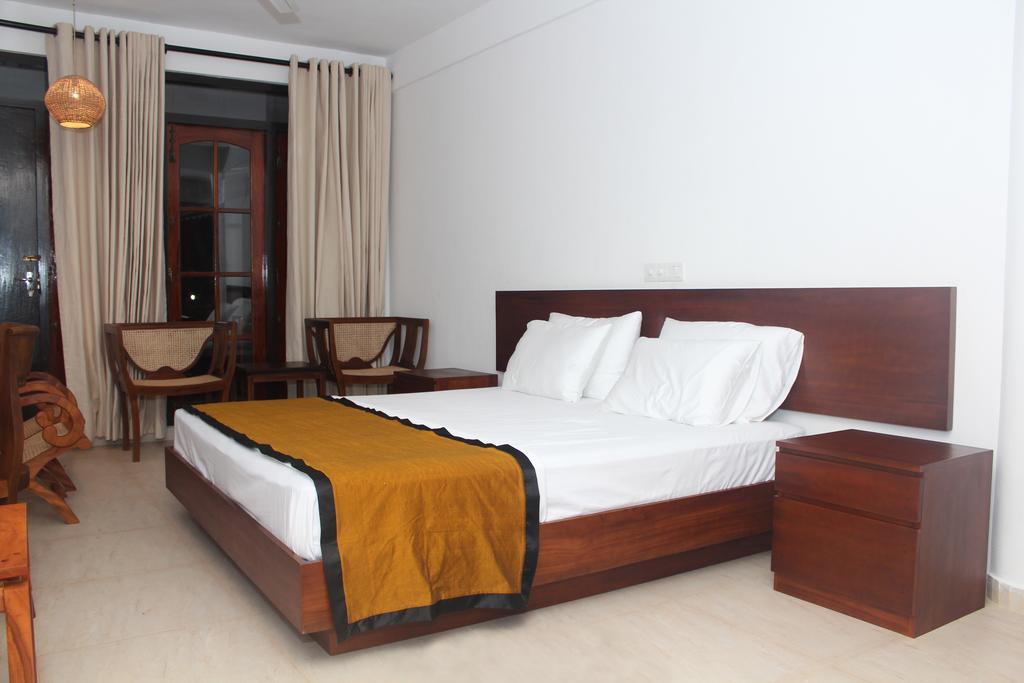 Hideaway Hikkaduwa Hotel Room photo