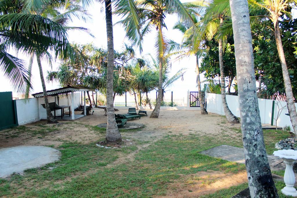 Hideaway Hikkaduwa Hotel Exterior photo