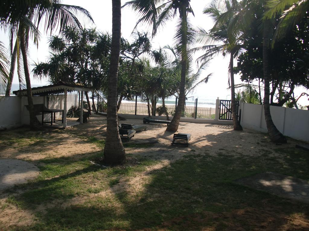 Hideaway Hikkaduwa Hotel Exterior photo